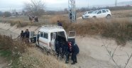 Kayseri'de minibüs kanala düştü: 3 yaralı
