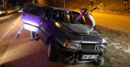 Kaza yapınca aracını bırakıp kaçtı!