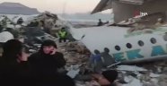 Kazakistan'da uçak düştü: 15 ölü