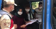 Kimliğini kaybeden öğrencilerin yardımına jandarma yetişti