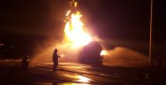 Kimyasal yüklü tanker alev alev yandı: 3 yaralı