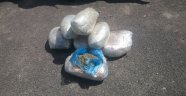 Kiralık araçta 8 kilogram esrar bulundu