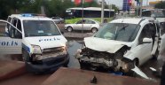 Kocaeli'de 3 araç kavşakta çarpıştı: 3 yaralı