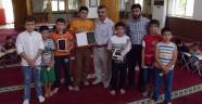 Kur'an Kursunu Tamamlayanlara Hediyeler verildi