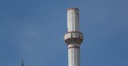 Lodosta uçunca minare külahsız kaldı