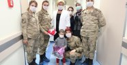 Lösemili çocuklara Jandarma ilgisi