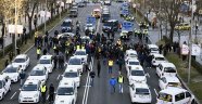 Madrid'de taksicilerden Uber protestosu