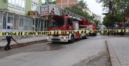 Mahsur kalan anne ve çocuklarını itfaiye kurtardı