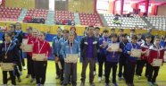 Malatya masa tenisi kız takımı birinci oldu