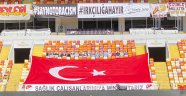 Malatyaspor, tribünleri ünlü isimlerle doldurdu