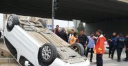 Mardin'de bir araçla çarpışan otomobil takla attı: 3 yaralı