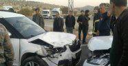 Mardin'de iki araç çarpıştı: 1'i ağır 5 yaralı