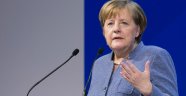 Merkel: "İngiltere'nin AB'den ayrılması trajik bir durumdur"