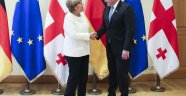  Merkel, Margvelaşvili ile görüştü