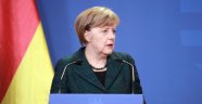 Merkel: Terörle yaşamak istemiyoruz