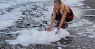 Mersin'de inanılmaz doğa olayı: Deniz köpürdü
