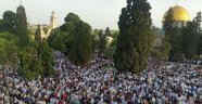 Mescid-i Aksa'da 120 bin kişilik bayram namazı