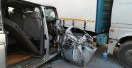 Minibüs ile kamyon çarpıştı: 4 yaralı