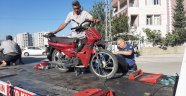 Minibüs ile motosiklet çarpıştı: 1 yaralı