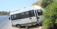 Minibüs istinat duvarına çarparak durabildi: 1 yaralı