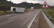 Minibüs Takla Attı: 2 Yaralı