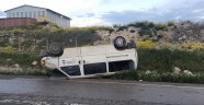 Minibüs yoldan çıktı: 2 yaralı
