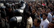 Mısır'da Tahrir meydanı kapatıldı