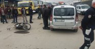 Motosiklet ile hafif ticari araç çarpıştı: 1 yaralı