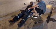 Motosiklet otomobile çarptı: Sürücüsünün ayak bileği koptu
