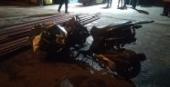 Motosikletin üzerine demir profiller düştü: 1 ölü 1 yaralı