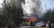 Müstakil ev alev topuna döndü mahalleli panik yaşadı