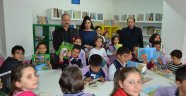 Nadir İlkokuluna kütüphane desteği