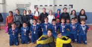 Necatibey Ortaokulu Hentbol'da 2 kupa birden aldı