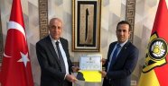 "Neden bir üçüncüsü olmasın"