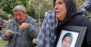 Oğlunun kazada öldüğü yola ilk kez gelen annenin acı feryadı
