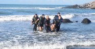 Oğluyla birlikte denize giren baba boğuldu