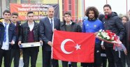 Öğrencilerden Evkur Yeni Malatyaspor'a Türk bayraklı ziyaret