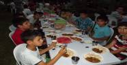 Öğrencilere Hayırseverlerden İftar Yemeği