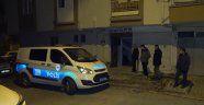 Öğretmen evinde ölü bulundu