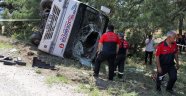 Öğretmen ve çocuklarını taşıyan midibüs devrildi: 17 yaralı