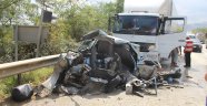 Ölüm yolunda feci kaza: 1 ölü, 1 yaralı