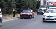 Önce polisten kaçtılar sonra polis aracı ile çarpıştılar