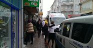 Otelde kalan genç odasında ölü bulundu