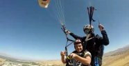 Otizmli çocukların paraşüt keyfi