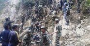 Otobüs 200 metrelik uçuruma yuvarlandı: 26 ölü