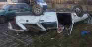 Otomobil 6 metreden sitenin bahçesine düştü: 1 yaralı