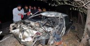 Otomobil Ağaca Çarptı: 2 Ölü, 1 Yaralı