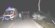 Otomobil elektrik direğine çarptı: 1 ölü 1 yaralı