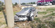 Otomobil elektrik direğine çarptı: 1 yaralı