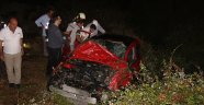Otomobil kanala uçtu: 1'i ağır 2 yaralı
